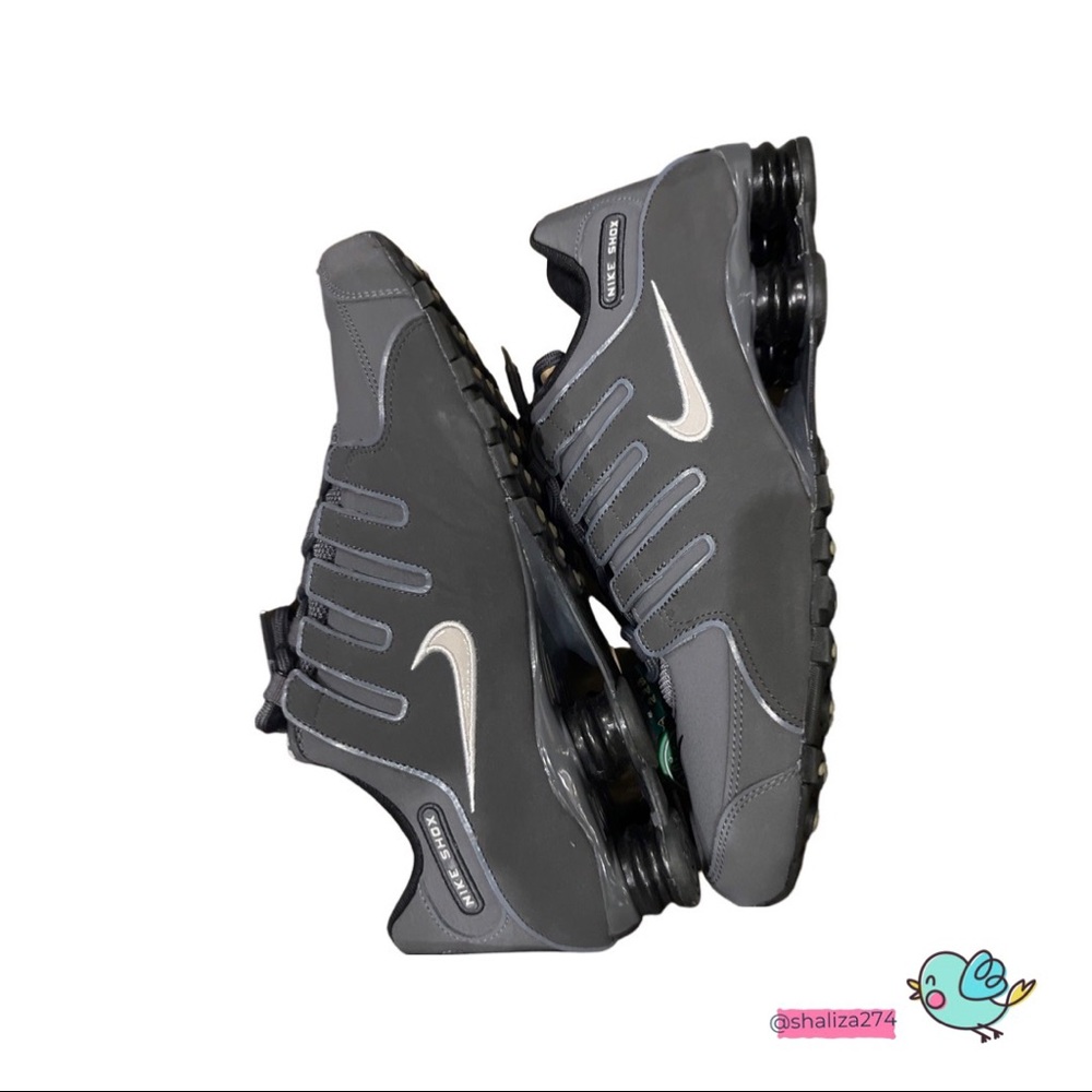 NWOT Mens Nike Shox NZ Dark Grey
